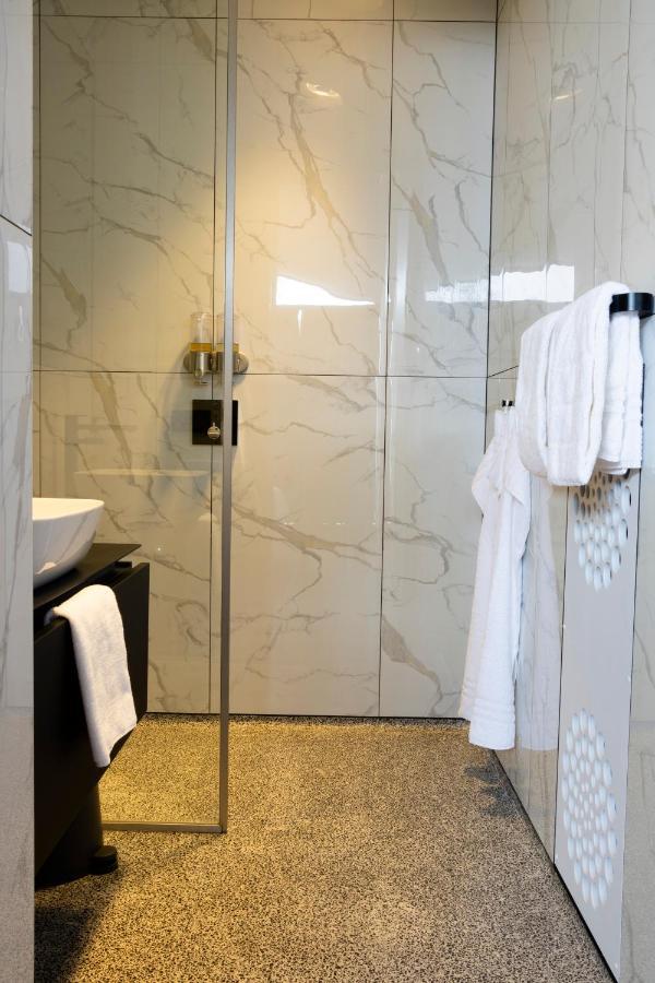 De 6 Linden Boutique Hotel 슬루이스 외부 사진